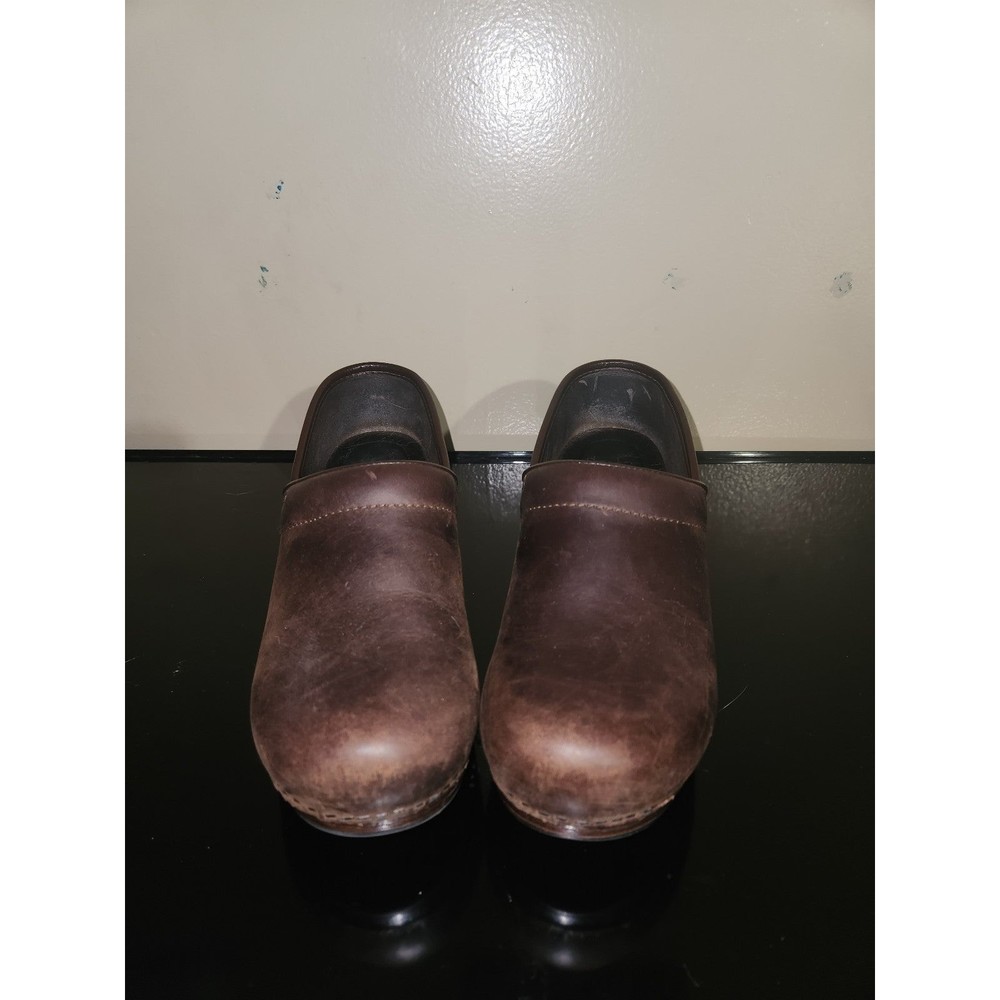 Dansko Brown Leather Clogs/Shoes Size 40 (size 9.5)